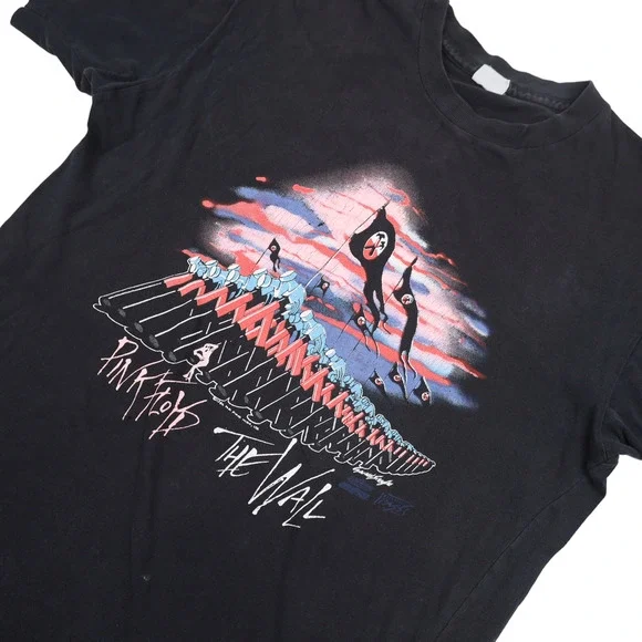 Vintage 1982 Pink Floyd The Wall Marching Hammers Graphic T Shirt